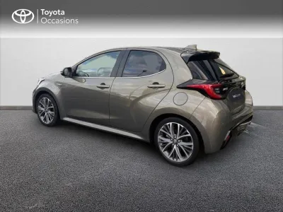 TOYOTA Yaris 116h Iconic 5p occasion 2020 - Photo 2