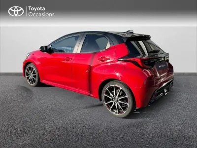 TOYOTA Yaris 116h GR Sport 5p MY22 occasion 2023 - Photo 2