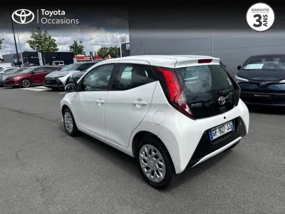 TOYOTA Aygo 1.0 VVT-i 72ch x-play 5p MY21 occasion 2022 - Photo 2