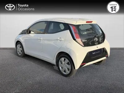 TOYOTA Aygo 1.0 VVT-i 69ch x-play x-shift 5p occasion 2018 - Photo 2