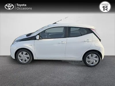 TOYOTA Aygo 1.0 VVT-i 69ch x-play x-shift 5p occasion 2018 - Photo 3