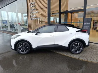 TOYOTA C-HR 1.8 Hybride 140ch Graphic MY26 occasion 2026 - Photo 2