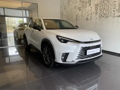 LEXUS LBX 1.5 136ch Relax 2WD occasion 2025 - Photo 3