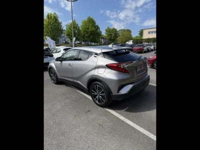 TOYOTA C-HR 122h Distinctive 2WD E-CVT occasion 2018 - Photo 2