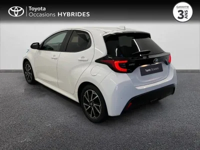TOYOTA Yaris 116h Design 5p MY22 occasion 2023 - Photo 2