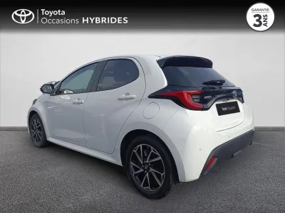 TOYOTA Yaris 116h Design 5p MY22 occasion 2023 - Photo 2