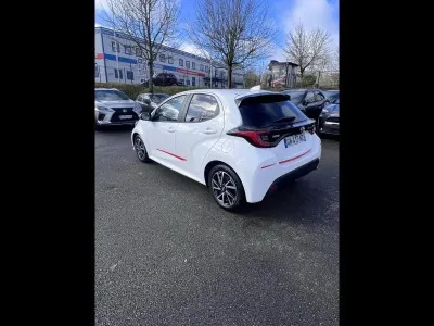 TOYOTA Yaris 116h Design 5p MY22 occasion 2023 - Photo 3