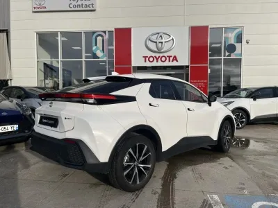 TOYOTA C-HR 2.0 Hybride 200ch Design NG23 occasion 2024 - Photo 3