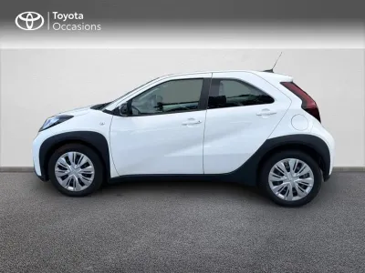 TOYOTA Aygo X 1.0 VVT-i 72ch Dynamic occasion 2022 - Photo 3