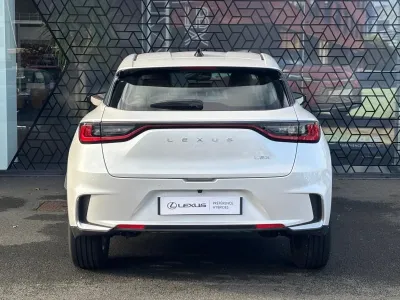 LEXUS LBX 1.5 136ch Elegant 2WD PACK TECHNO occasion 2025 - Photo 4