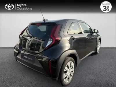 TOYOTA Aygo X 1.0 VVT-i 72ch Dynamic occasion 2023 - Photo 2