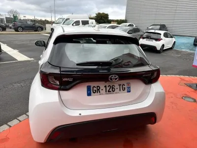 TOYOTA Yaris 116h Dynamic Business 5p + Programme Beyond Zero Academy MY22 occasion 2024 - Photo 4