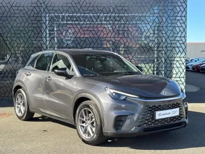 LEXUS LBX 1.5 136ch Business 2WD occasion 2025 - Photo 3