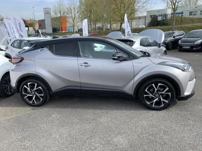 TOYOTA C-HR 122h Graphic 2WD E-CVT occasion 2016 - Photo 3