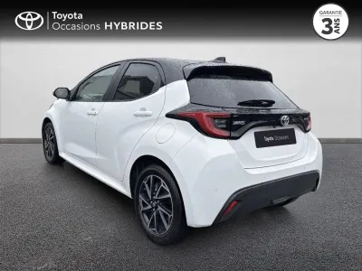 TOYOTA Yaris 116h Design 5p MY22 occasion 2023 - Photo 2