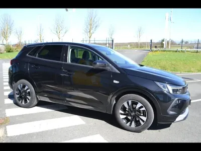 OPEL Grandland 1.5 D 130ch Elegance Business BVA8 occasion 2022 - Photo 2