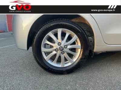 TOYOTA Yaris 100 VVT-i Dynamic 5p occasion 2015 - Photo 4