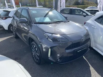 TOYOTA Yaris Cross 130h Design AWD-i MY25 occasion 2024 - Photo 2