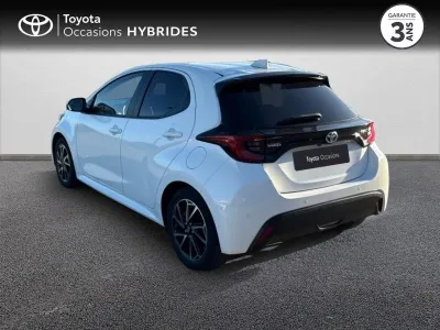 TOYOTA Yaris 116h Design 5p MY22 occasion 2023 - Photo 2