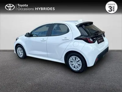 TOYOTA Yaris 116h Dynamic 5p MY22 occasion 2023 - Photo 2