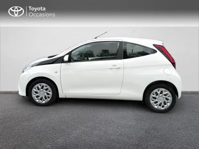 TOYOTA Aygo 1.0 VVT-i 72ch x-play x-shift 5p occasion 2019 - Photo 3