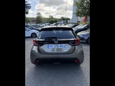 TOYOTA Yaris 116h Iconic 5p MY22 occasion 2023 - Photo 3