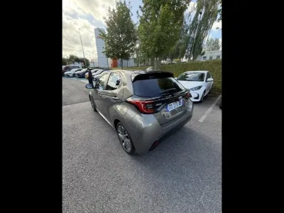 TOYOTA Yaris 116h Iconic 5p MY22 occasion 2023 - Photo 2