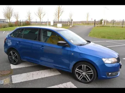SKODA Rapid Spaceback 1.2 TSI 105ch GreenTec Style Plus occasion 2014 - Photo 2