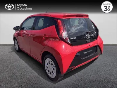 TOYOTA Aygo 1.0 VVT-i 72ch x-play 5p MY20 occasion 2021 - Photo 2