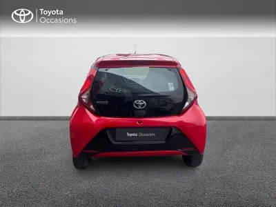 TOYOTA Aygo 1.0 VVT-i 69ch x-play x-shift 5p occasion 2019 - Photo 4