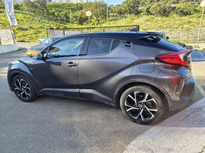 TOYOTA C-HR 122h Edition 2WD E-CVT RC18 occasion 2019 - Photo 4