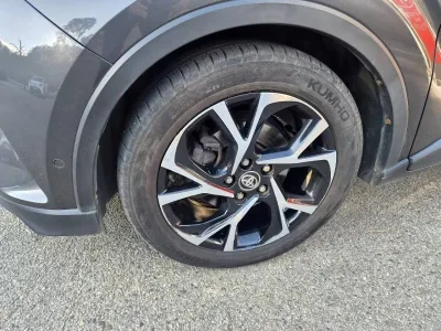 TOYOTA C-HR 122h Edition 2WD E-CVT RC18 occasion 2019 - Photo 3