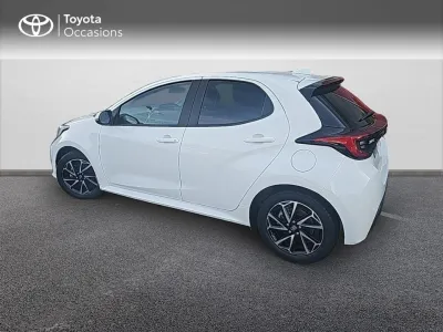 TOYOTA Yaris 116h Design 5p MY22 occasion 2023 - Photo 2