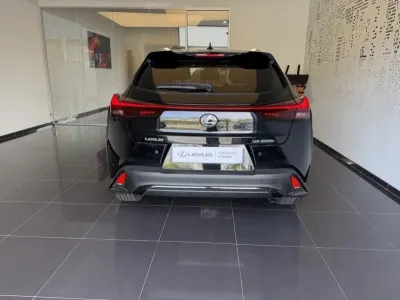 LEXUS UX 250h F SPORT Design 2WD occasion 2023 - Photo 1