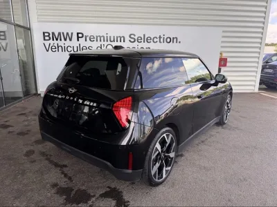 MINI Cooper 3 Portes SE 218ch Classic occasion 2024 - Photo 2