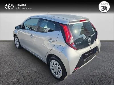 TOYOTA Aygo 1.0 VVT-i 72ch x-play 5p MY21 occasion 2021 - Photo 2