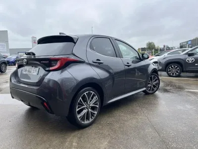 TOYOTA Yaris 116h Iconic 5p MY22 occasion 2023 - Photo 2