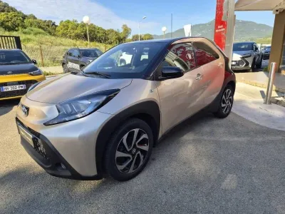 TOYOTA Aygo X 1.0 VVT-i 72ch Design S-CVT MY24 occasion 2024 - Photo 4