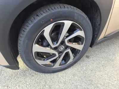 TOYOTA Aygo X 1.0 VVT-i 72ch Design S-CVT MY24 occasion 2024 - Photo 3