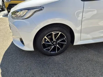 TOYOTA Yaris 116h Design 5p MY22 occasion 2023 - Photo 3