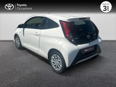 TOYOTA Aygo 1.0 VVT-i 72ch x-play 3p occasion 2019 - Photo 2