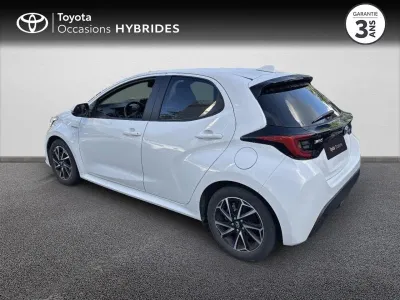 TOYOTA Yaris 116h Design 5p MY22 occasion 2021 - Photo 2
