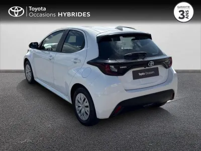TOYOTA Yaris 116h Dynamic Business 5p MY22 occasion 2023 - Photo 2