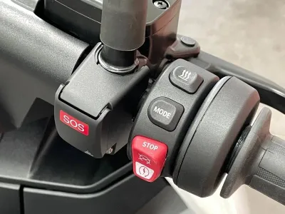 BMW C E04 chargeur rapide covering noir mat occasion 2025 - Photo 2