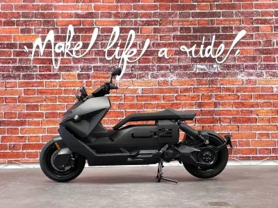 BMW C E04 chargeur rapide covering noir mat occasion 2025 - Photo 1