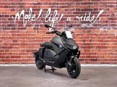 BMW C E04 chargeur rapide covering noir mat occasion 2025 - Photo 2