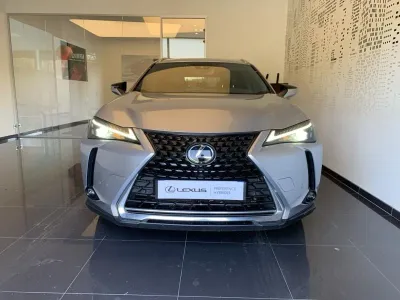 LEXUS UX 250h 2WD Luxe Plus MY22 occasion 2022 - Photo 2