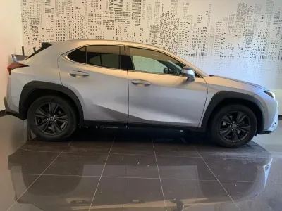 LEXUS UX 250h 2WD Luxe Plus MY22 occasion 2022 - Photo 4