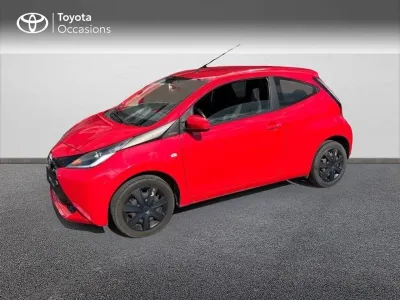 TOYOTA Aygo 1.0 VVT-i 69ch x-red 3p occasion 2017 - Photo 1