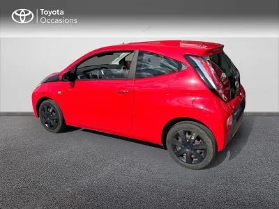 TOYOTA Aygo 1.0 VVT-i 69ch x-red 3p occasion 2017 - Photo 2